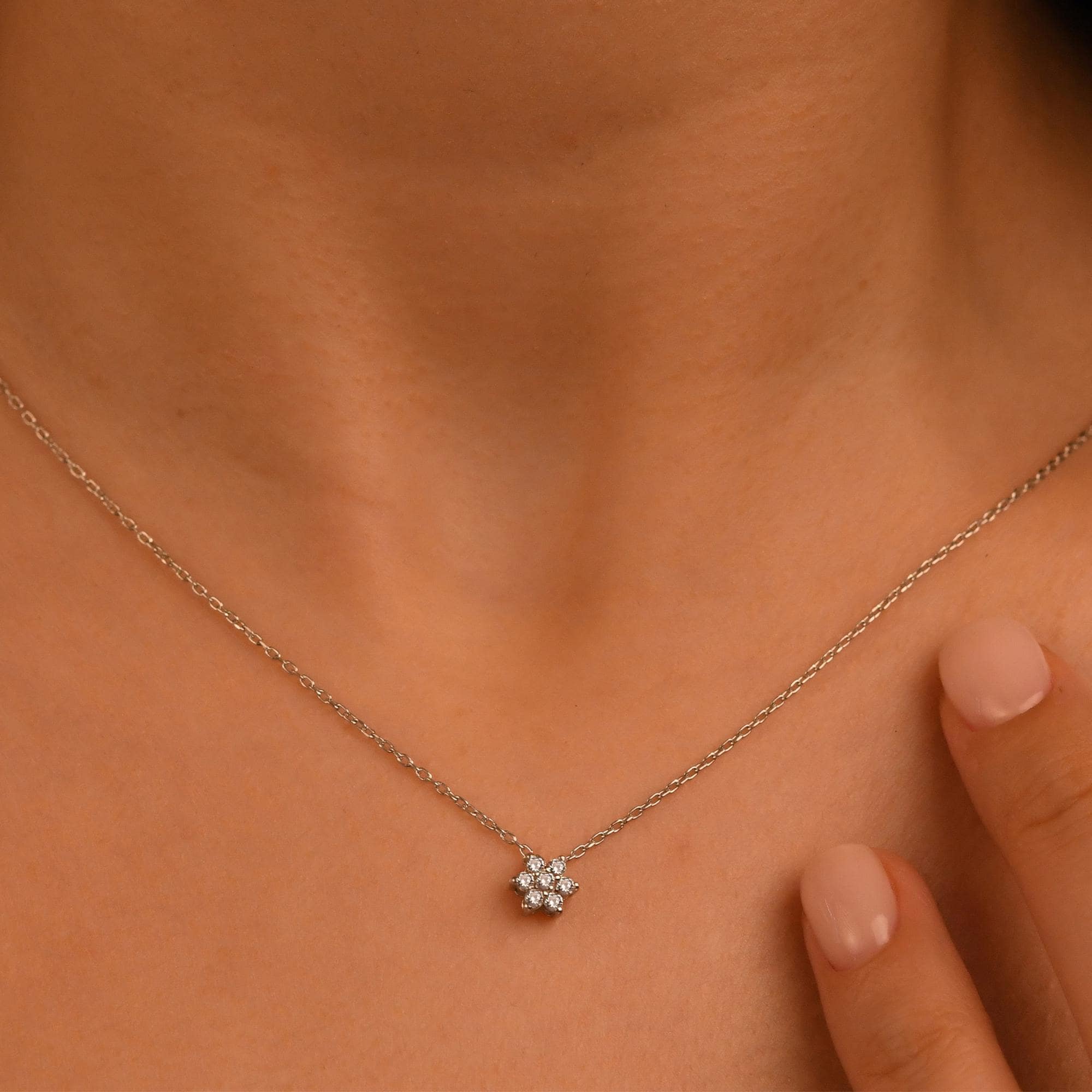 18k Diamond Flower Necklace, 14k Solid Gold Natural Diamond Flower Pendant, Mini Flower Necklace, Daisy Necklace, Dainty Flower Necklace