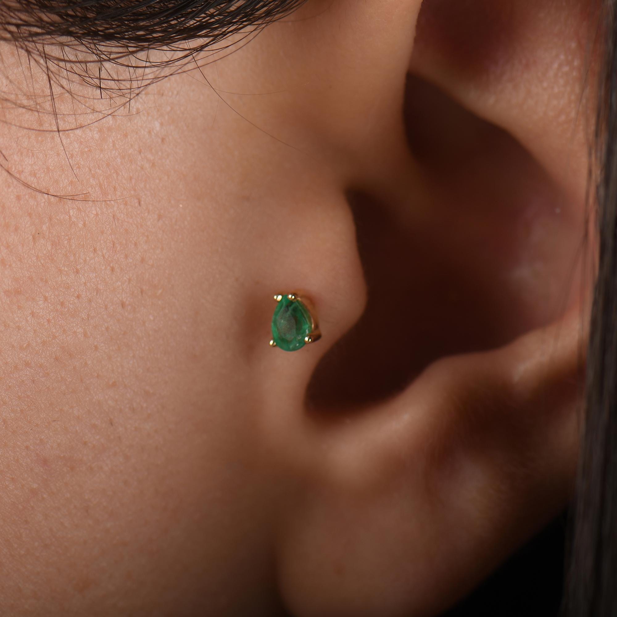 18k Solid Gold Tragus Piercing with Emerald Stone, 16G Cartilage Tragus Earrings, 14k Natural Emerald Tragus Piercing, Gold Tragus Jewelry