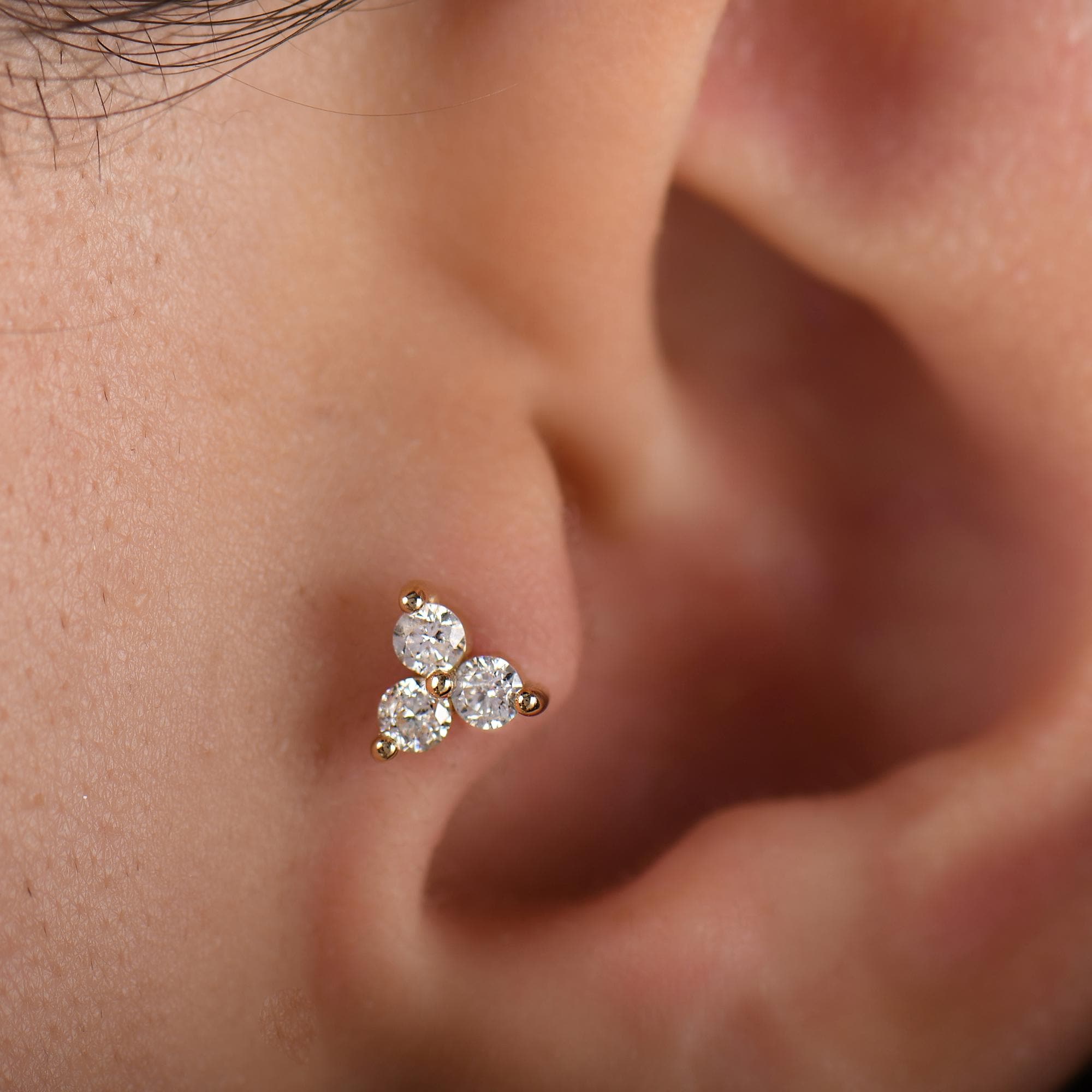 18k Solid Gold 3 Stone Natural Diamond Cartilage Tragus Earrings, 14k Trio Diamond Tragus Piercing, Screw Back Tragus Cartilage Earring