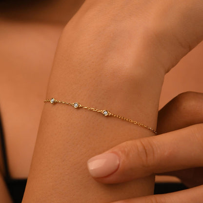 18k Diamond Solitaire Bracelet, 14k Solid Gold Bezel Setting Solitaire Bracelet, Dainty Diamond Layering Bracelet, Gold Adjustable Bracelet